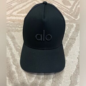 Alo District Trucker Hat - Black on Black Logo